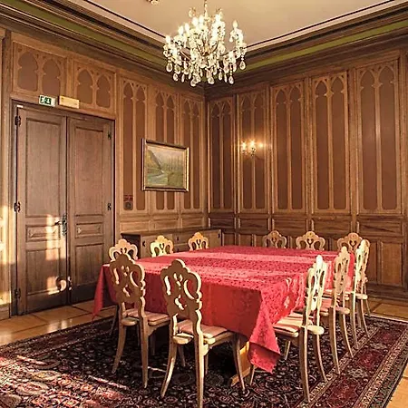 Herberstein فندق
